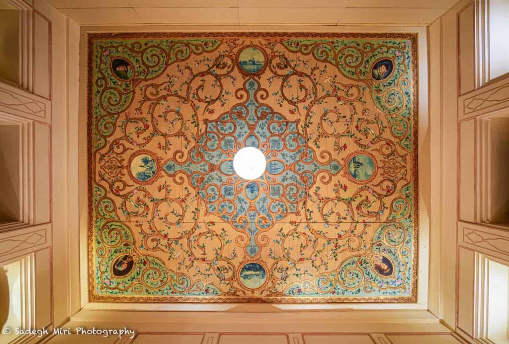 shirazihouse-Mogharnas room (3)