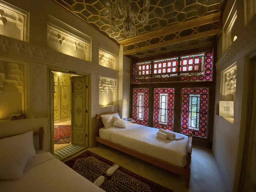 shirazihouse-Mogharnas room (4)