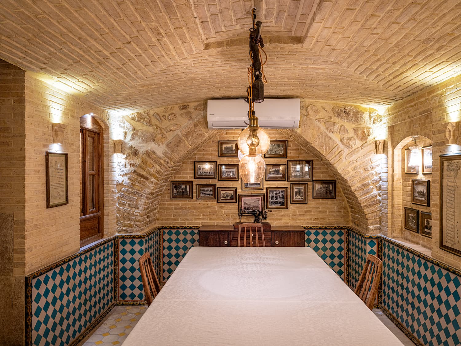 Shirazi House-Dining Hall (1)
