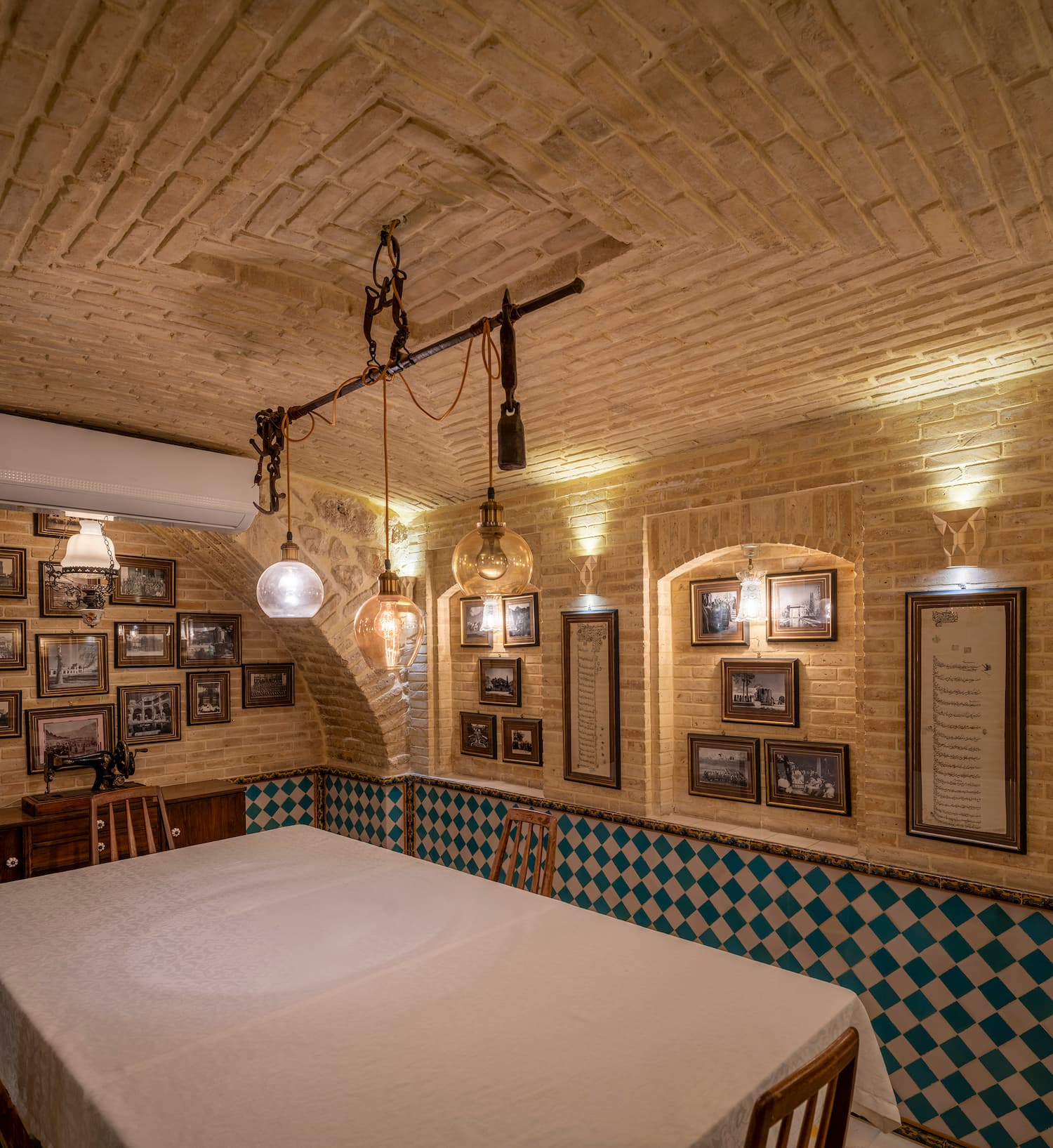 Shirazi House-Dining Hall (3)
