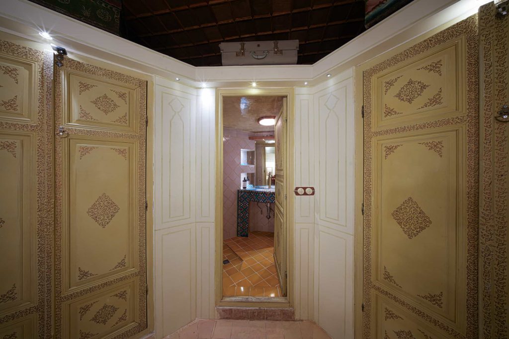 Shirazi House - Moqarnas Room and Corner (6)